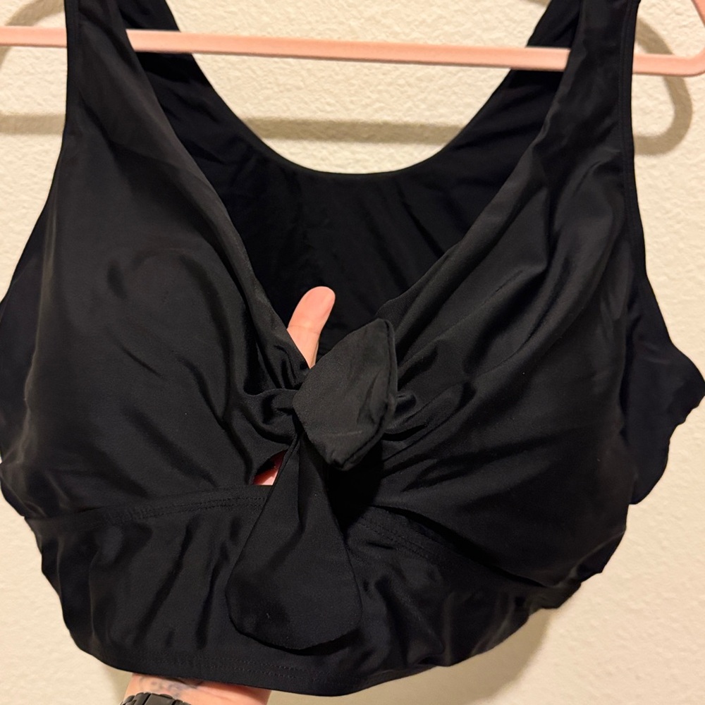Black Knot-Front swim top - Women swim